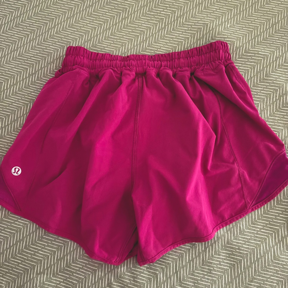 Lululemon Hotty Hots size 4 (2.5)